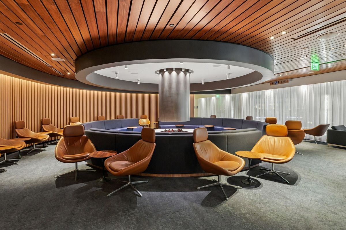 Qantas Los Angeles Business Lounge 