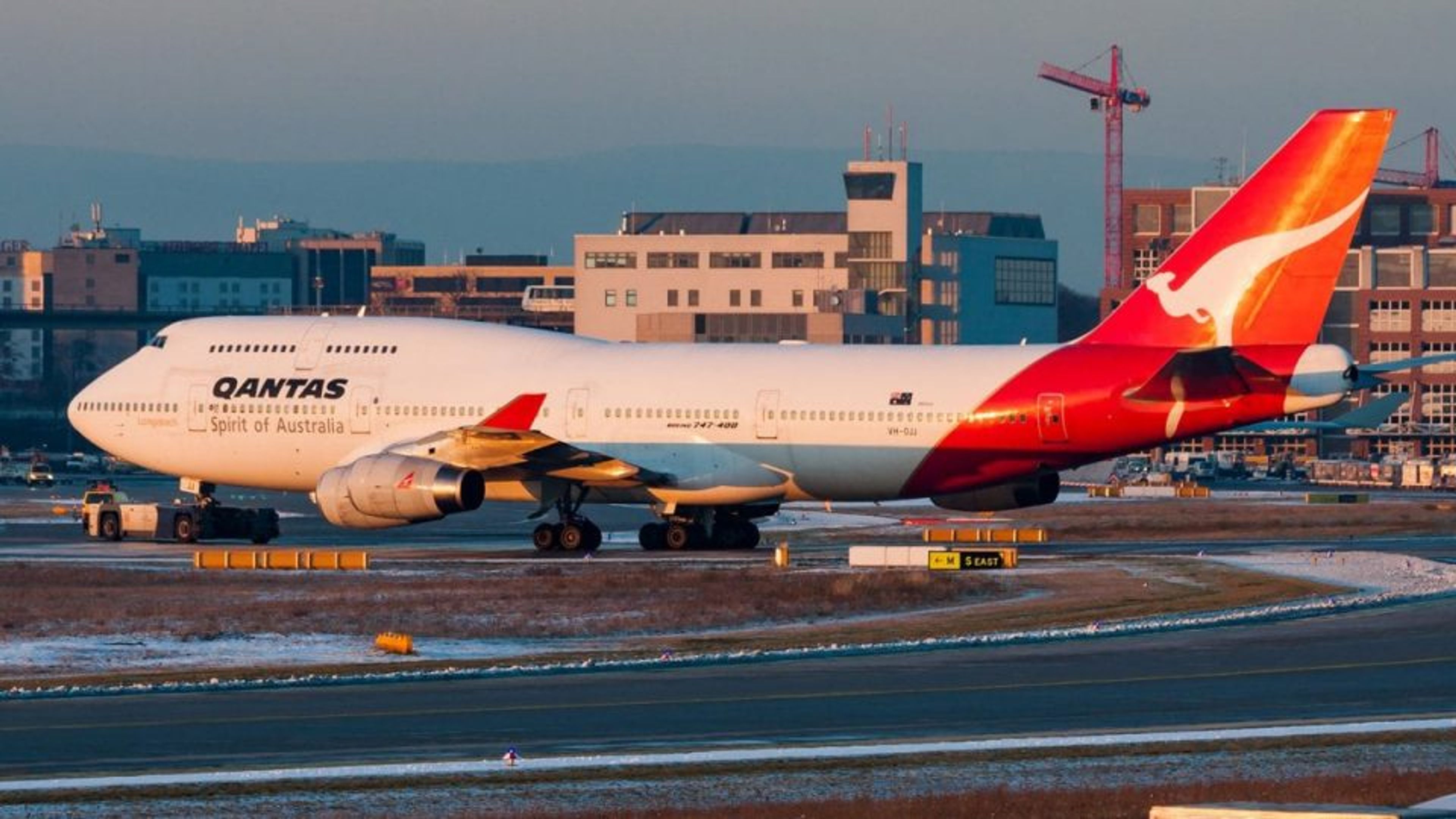 How To Fly One Of The Last Qantas Boeing 747 Flights