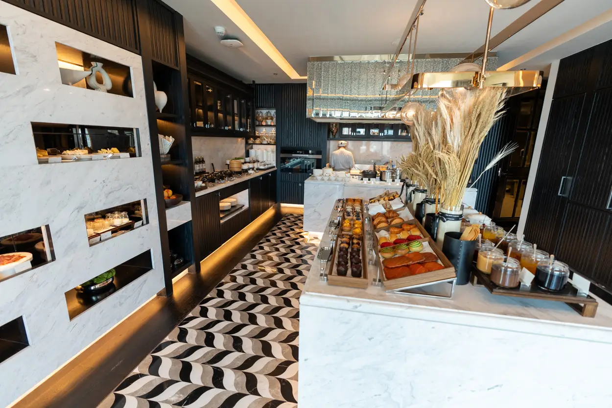 The Ritz Carlton Bangkok Club Lounge review