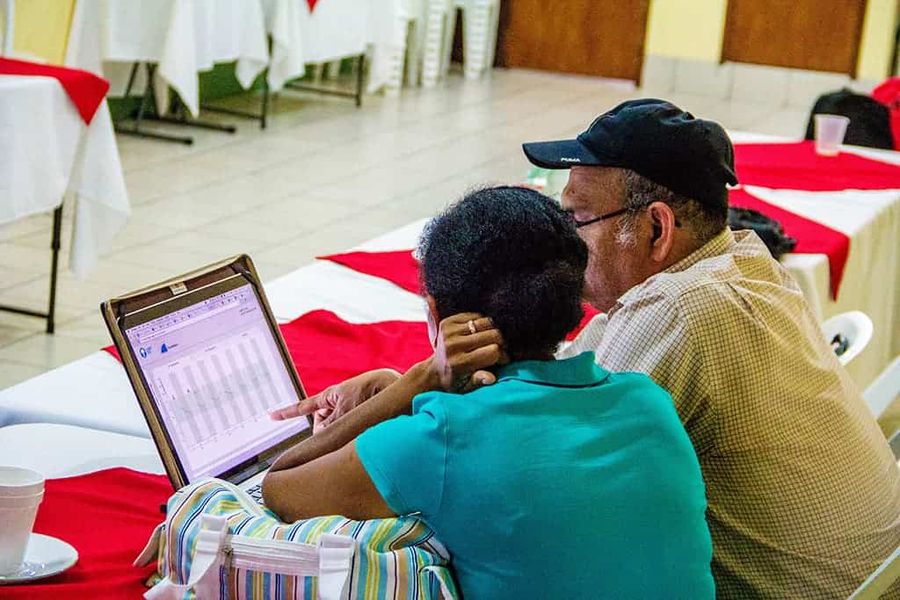 Smallholder farmers using software