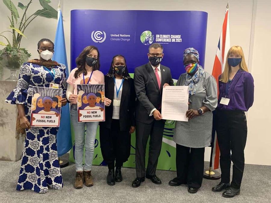 mothers stand alongside alok sharma at cop 26
