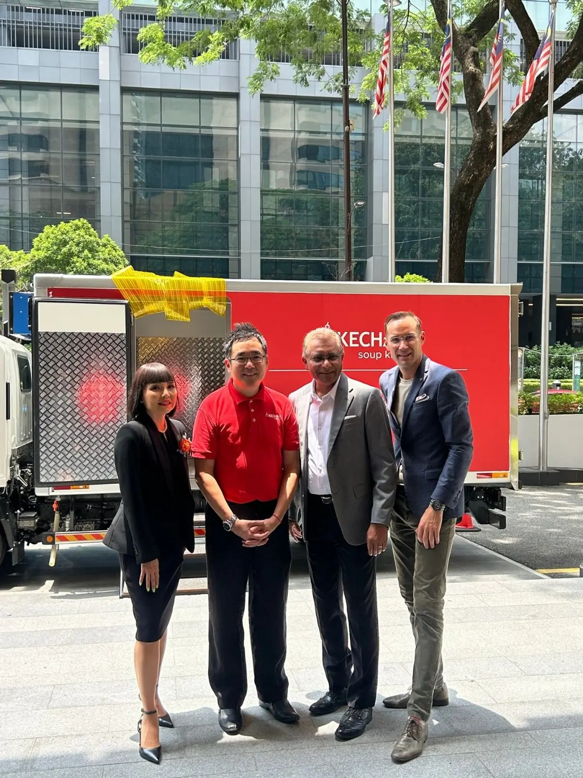 Marriott Business Council Malaysia Hands Over Truck to Kechara Soup Kitchen
