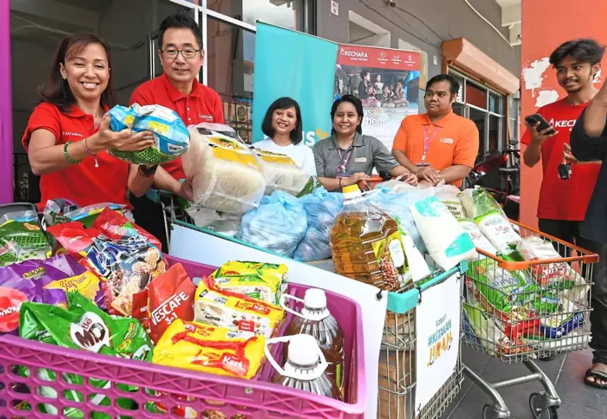 Tengku Zatashah helps out at soup kitchen regularly
