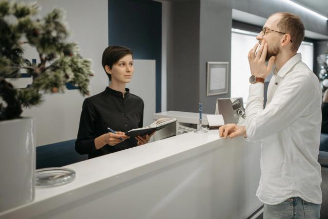 Serveur vocal interactif SVI : définition, avantages, fonctionnement et comparatif des meilleures solutions IVR pour entreprises en 2025