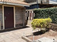 4 Bedroom Old-School Maisonette for Sale in Woodley Court, Near Toi Market – Peaceful Living in the Heart of Woodley - Image 12