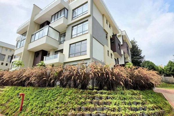 LUXURY 4-BEDROOM DUPLEX RESIDENCES FOR RENT | THE LOFTS @ TWO RIVERS