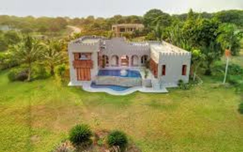 THIGIRI | NAIROBI'S MOST EXCLUSIVE RIDGELINE ADDRESS Elevated living. Rare by nature.