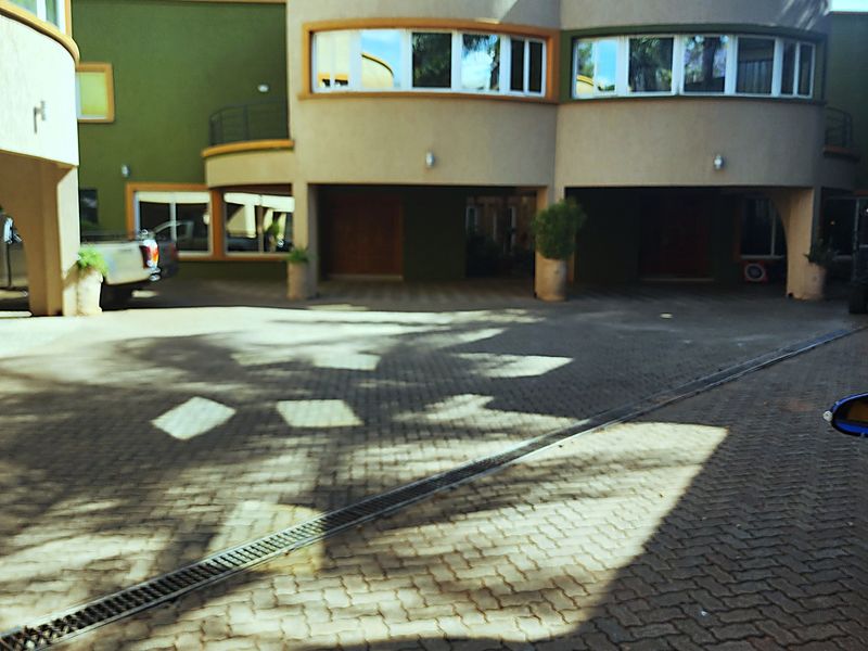 4-BEDROOM VILLA + DSQ TO LET IN RIVERSIDE DRIVE, NAIROBI Rent: KSh. 270,000 per month