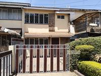 4 Bedroom Old-School Maisonette for Sale in Woodley Court, Near Toi Market – Peaceful Living in the Heart of Woodley - Image 1
