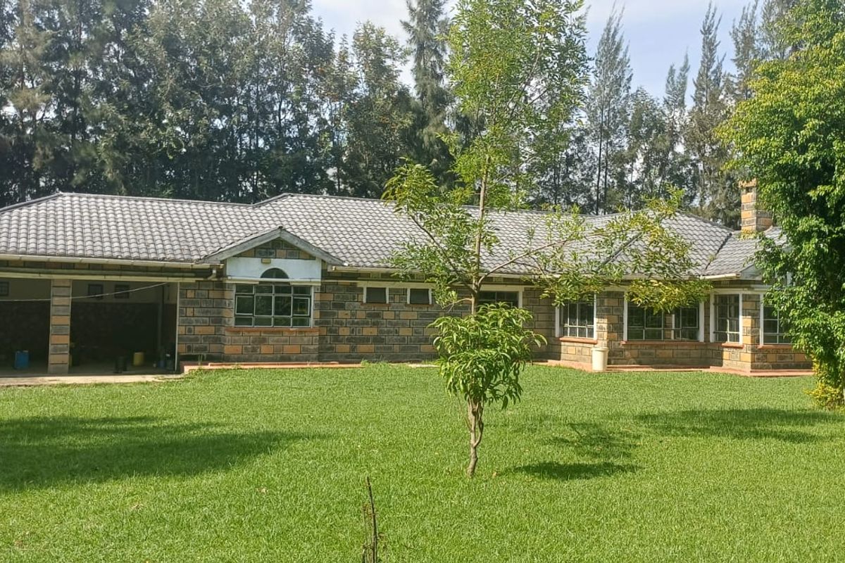 Prime Residential Oasis: 5 Bedroom All Ensuite Bungalow on 1.01 Acres, Ngata, Nakuru