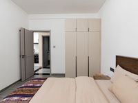 Modern Sophistication: Stylish 2-Bedroom Executive Sanctuary with DSQ - Image 8