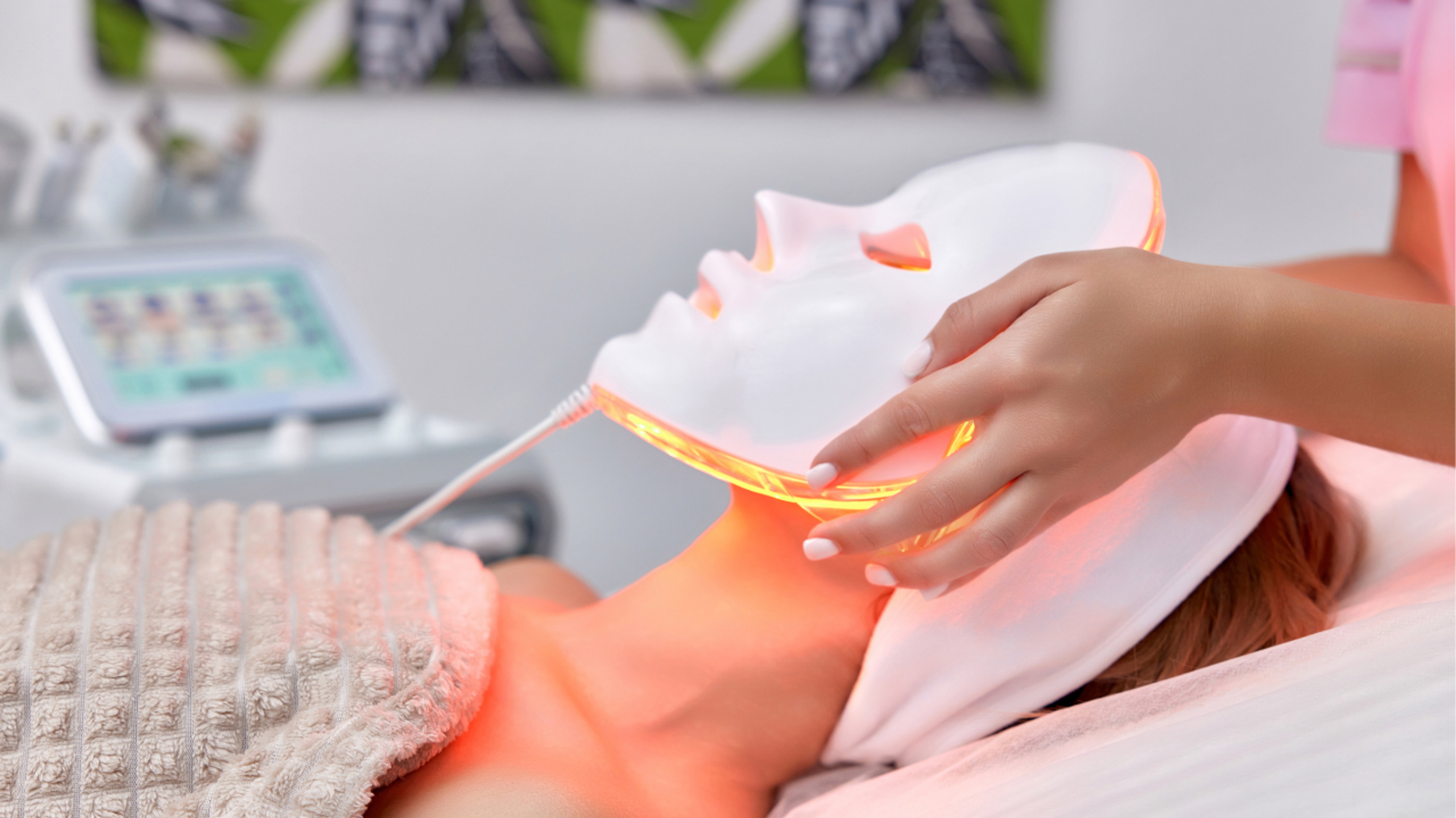 Red light therapy mask