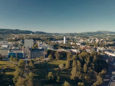 drone photo of NTNU Gløshaugen on a summer day.