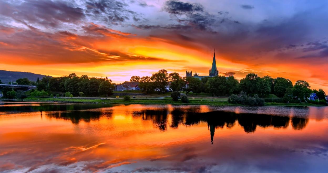 Nidaros cathedral in sunset
