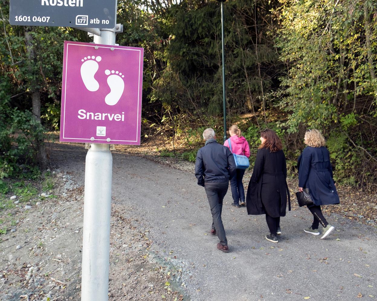 Snarveiskilt på Rosten