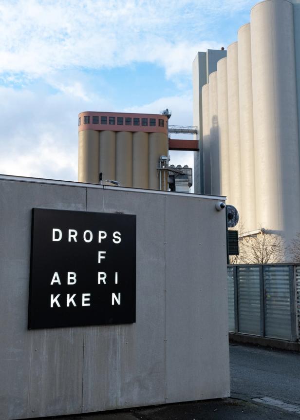 Dropsfabrikken gallery, in front of the Ila's famous silos