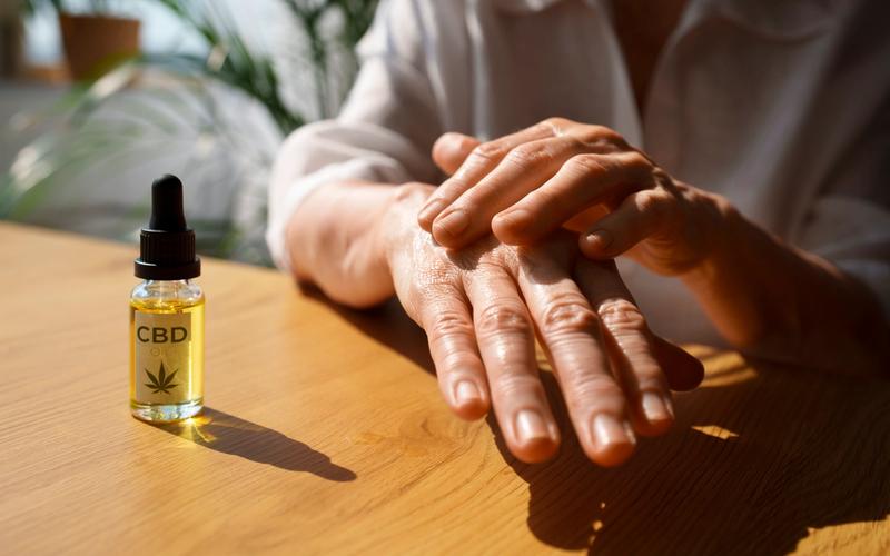 CBD Importado vs. CBD de Farmácia: o Que Realmente Muda para o Seu Tratamento em 2026