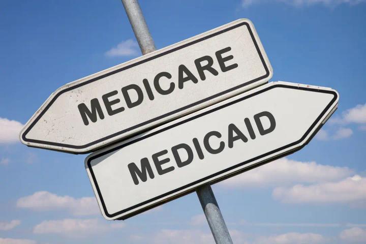 What Are the Differences Between Medicaid and Medicare?
