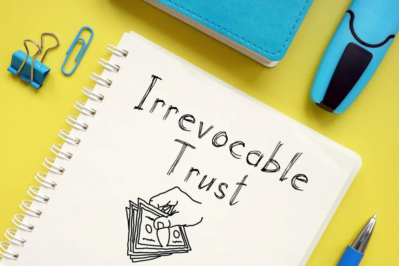 Weighing the Pros and Cons of Revocable vs Irrevocable Trusts