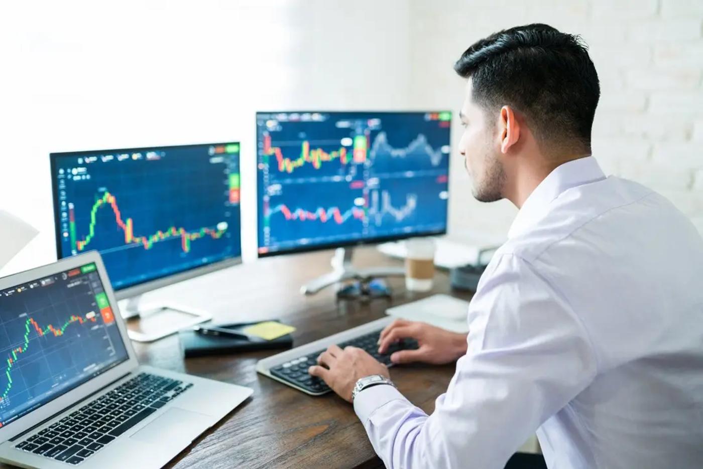 What Are Differences Between Equity Trading and Bond Trading?