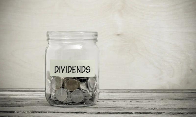 Should You Retire with High-Yield Dividend Equities in Your Portfolio?