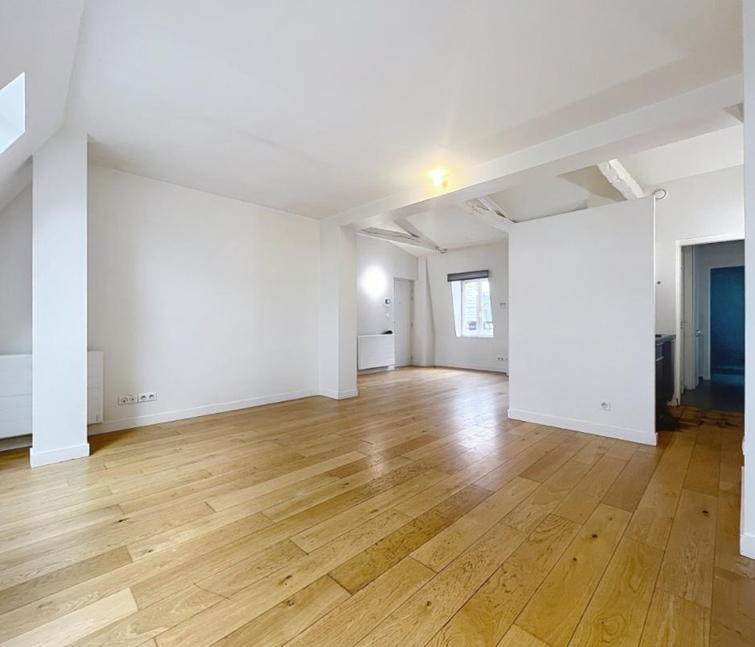 T2 non meublé 56.3m², rue Paul Baudry - Paris (8)