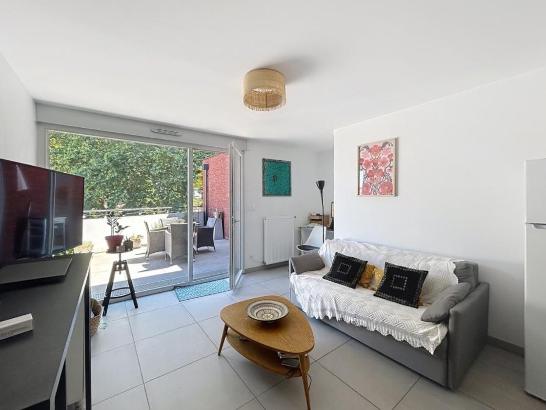 Location T2 avec terrasse et place de parking situé à Compans