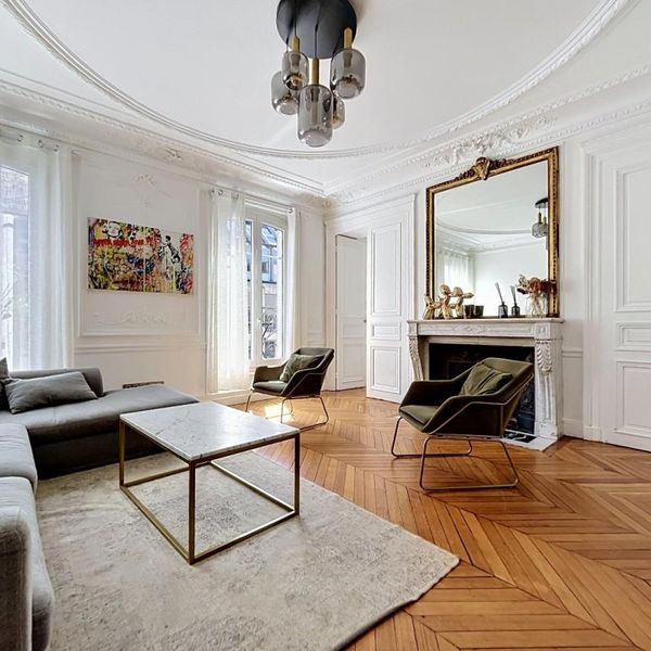 T3 non meublé de 74.40m² - Rue Paul Baudry - Paris (8)