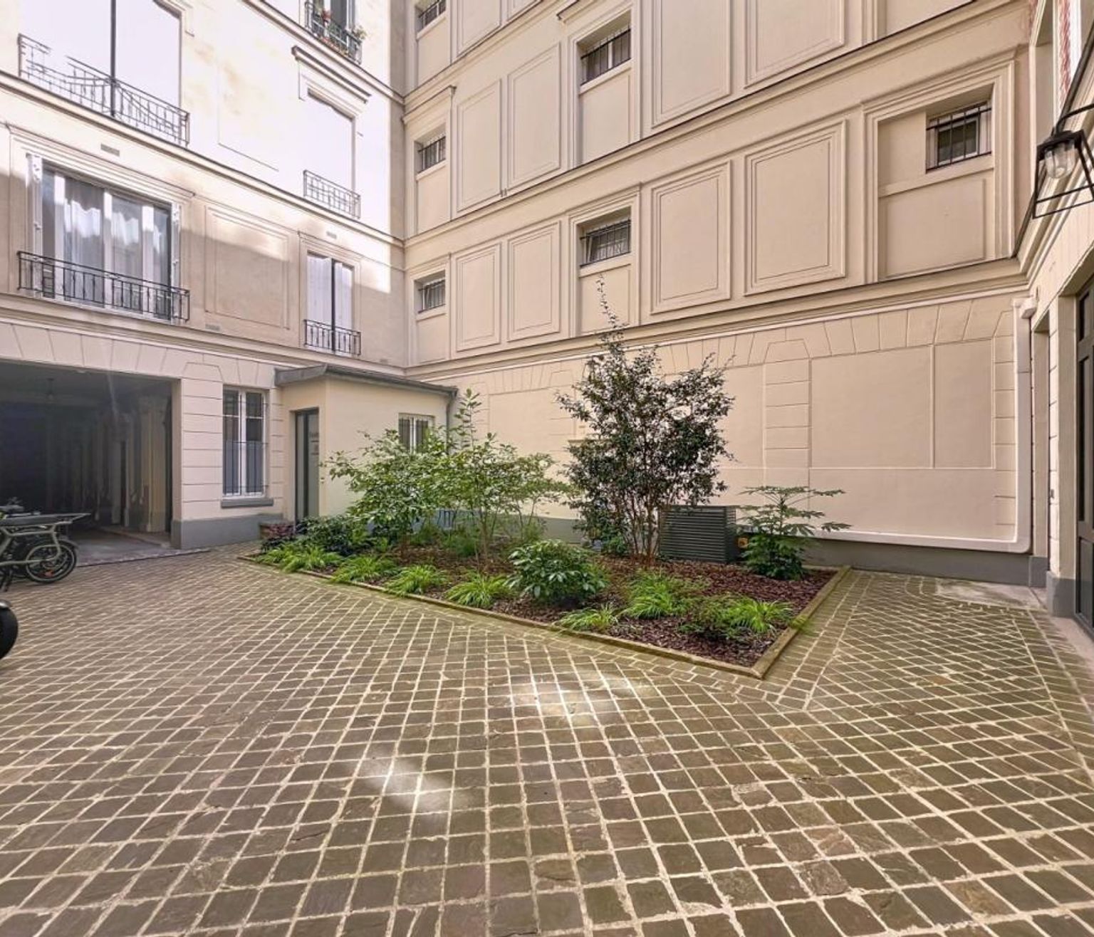 Appartement T2 BIS non meublé - Paris (8)