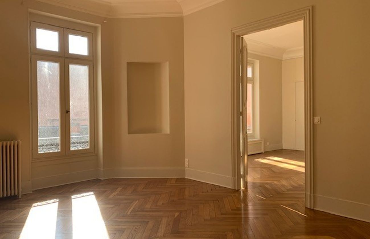 Location T6 de 214 m² rue Croix Baragnon avec cave et parking