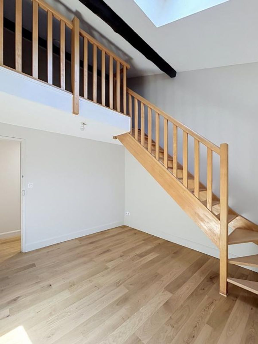 Location Magnifique T5 de 138 m² en  duplex Quartier St Georges