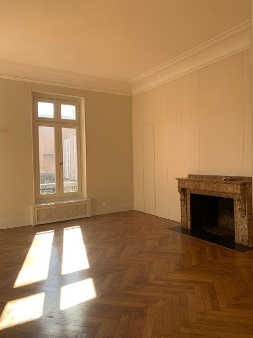 Location T6 de 214 m² rue Croix Baragnon avec cave et parking