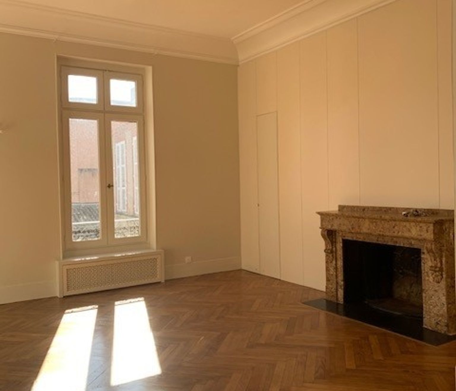 Location T6 de 214 m² rue Croix Baragnon avec cave et parking