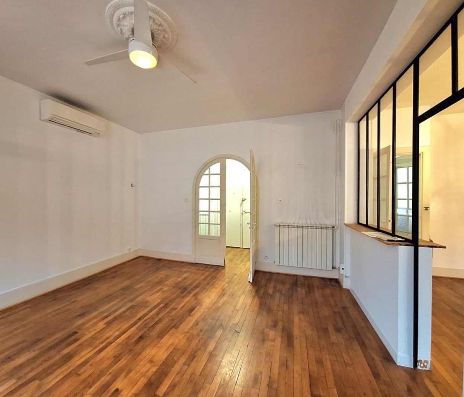 Location T4 de 119 m² Grand rond avec climatisation, ascesneur et balcon