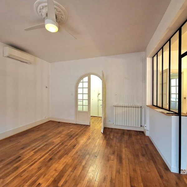 Location T4 de 119 m² Grand rond avec climatisation, ascesneur et balcon