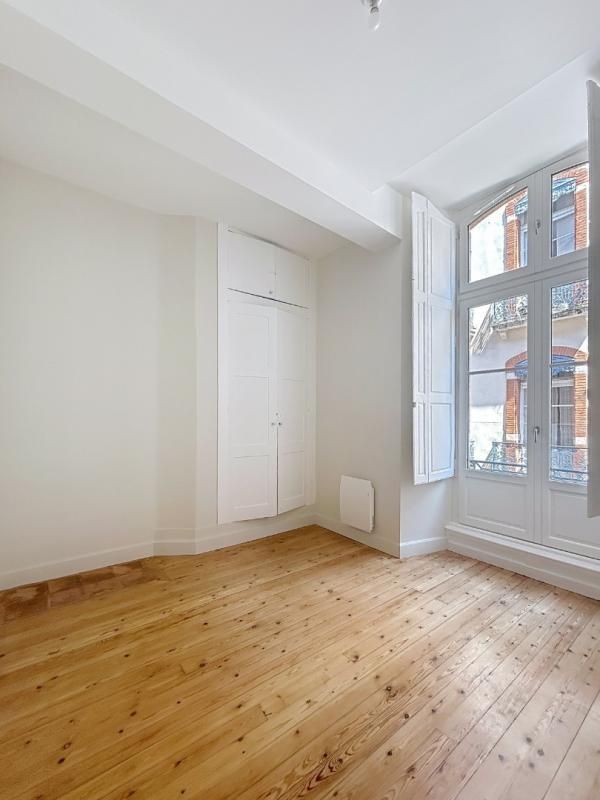 Location magnifique T4 neuf ( 95.10 m² ) quartier Carmes