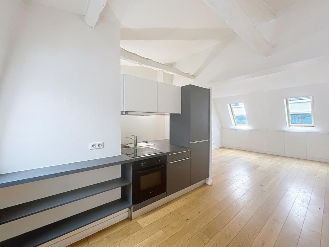 T2 non meublé 56.3m², rue Paul Baudry - Paris (8)