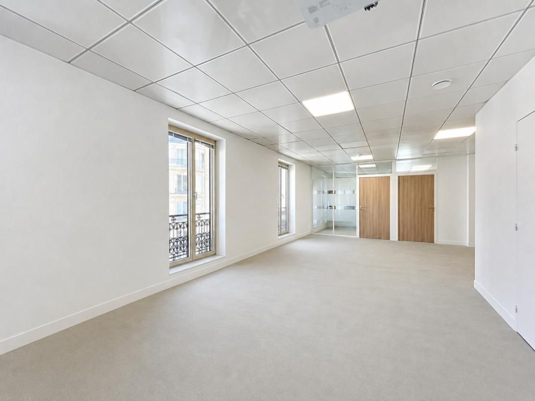 BUREAUX A LOUER - 94 m² - PARIS 9