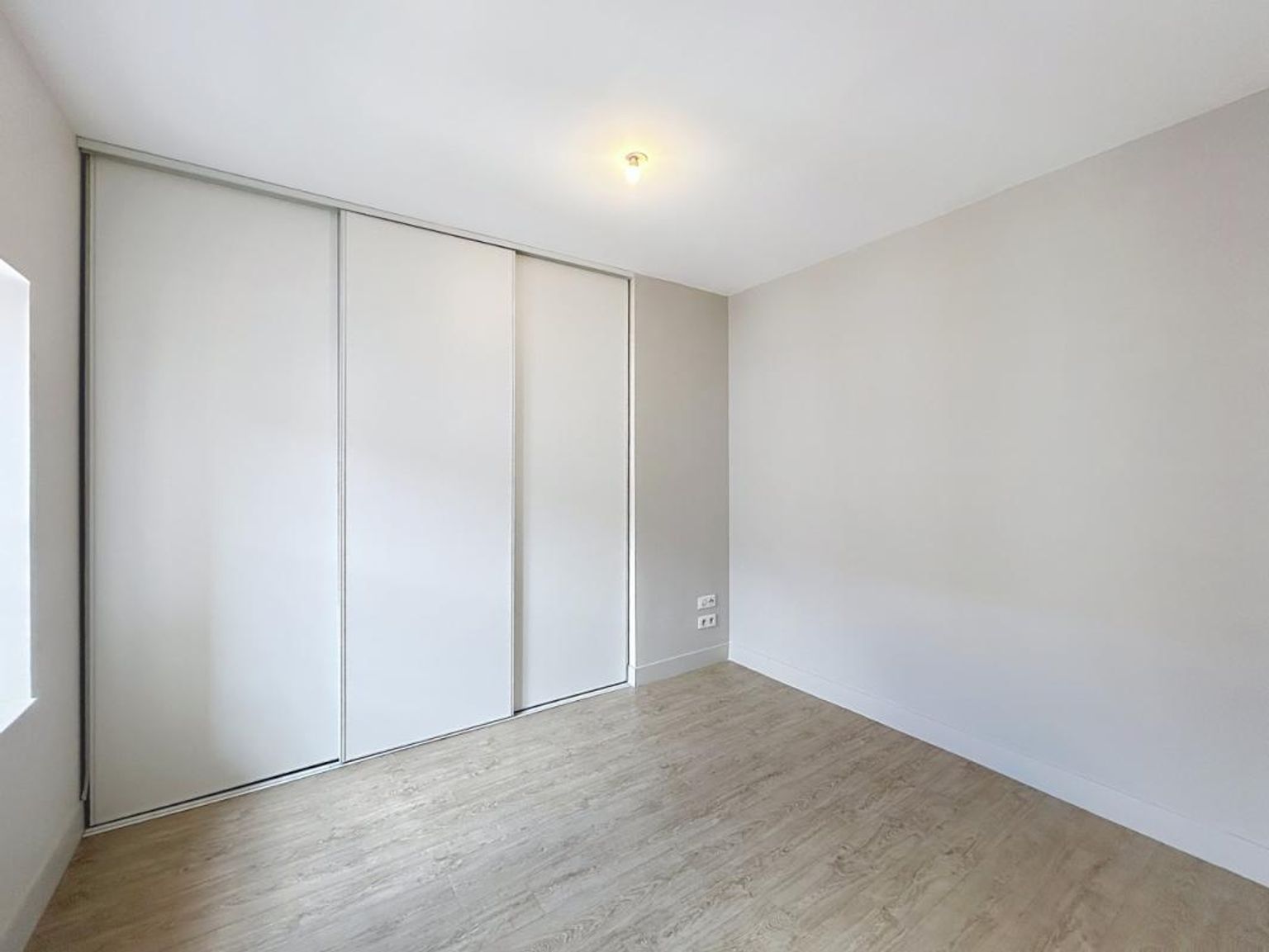 Location T4 de 71.21 m² Victor Hugo avec Climatisation ( colocations acceptées )