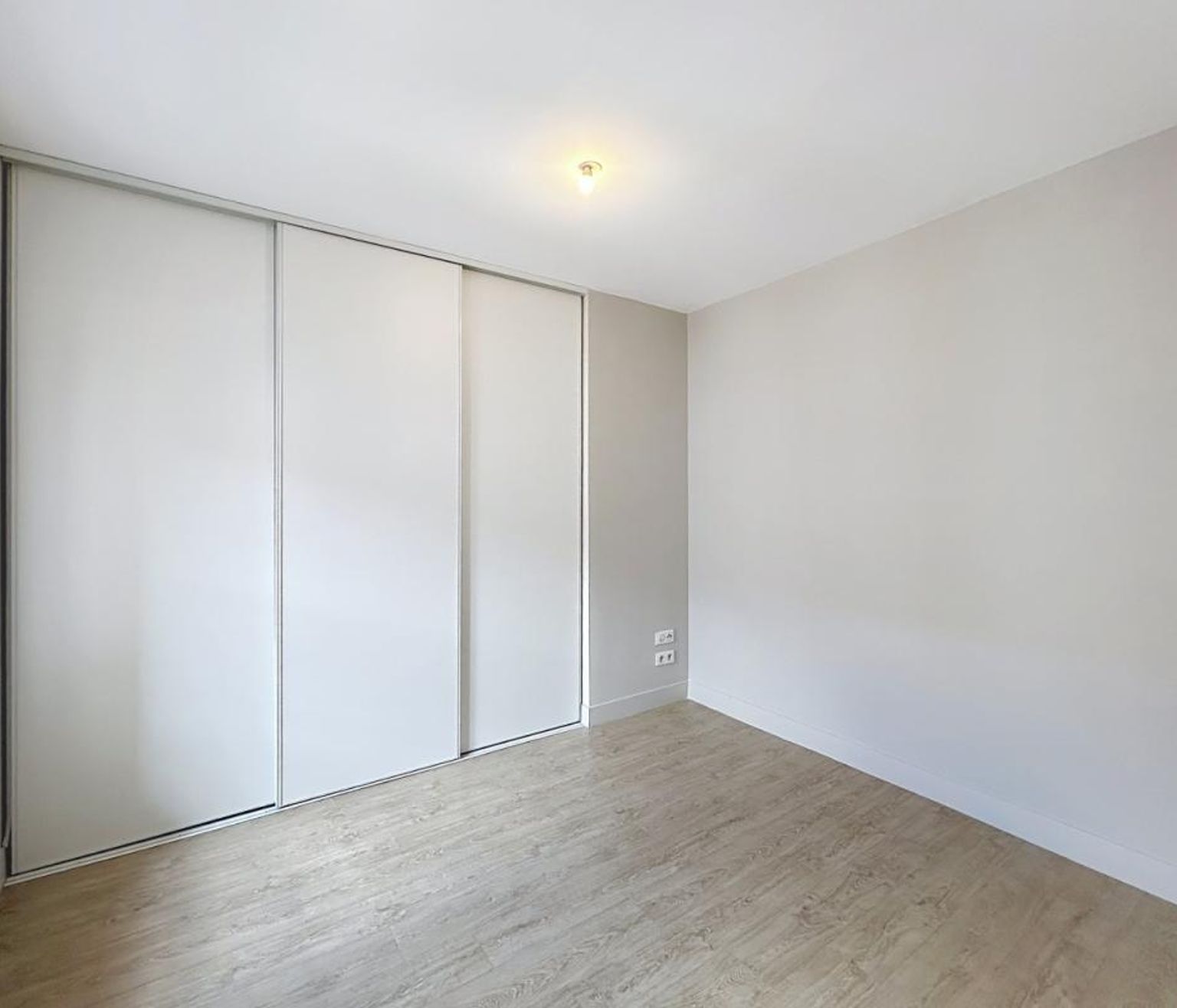Location T4 de 71.21 m² Victor Hugo avec Climatisation ( colocations acceptées )