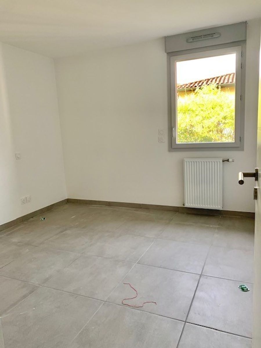 Location charmant T3 de 61 m² avec terrasse et place de parking