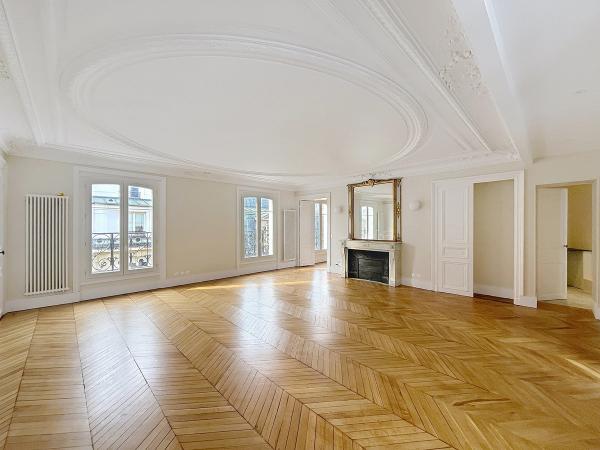 T5 à louer Paris 8