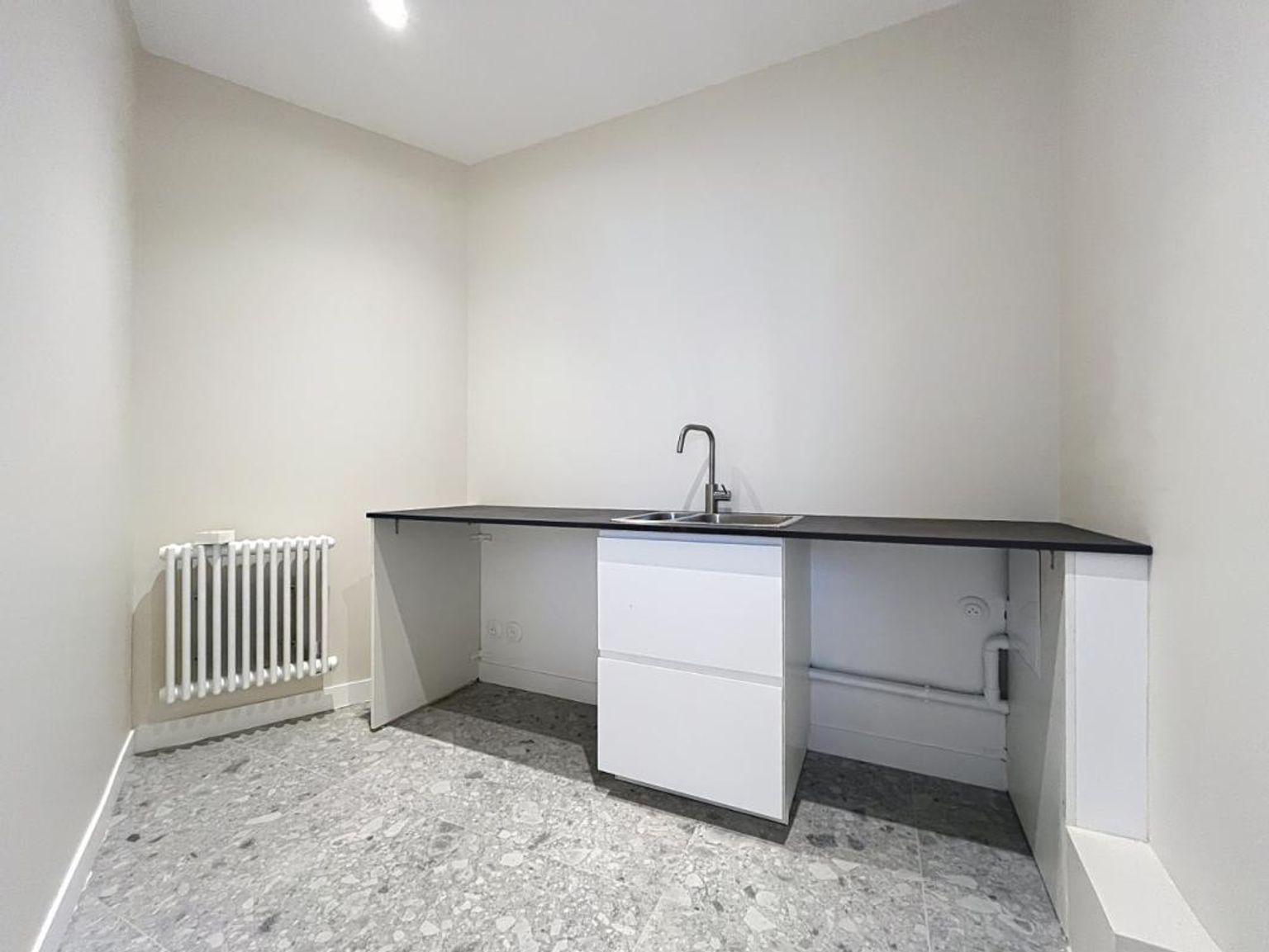 T5 non meublé, rue Paul Baudry - Paris (8)