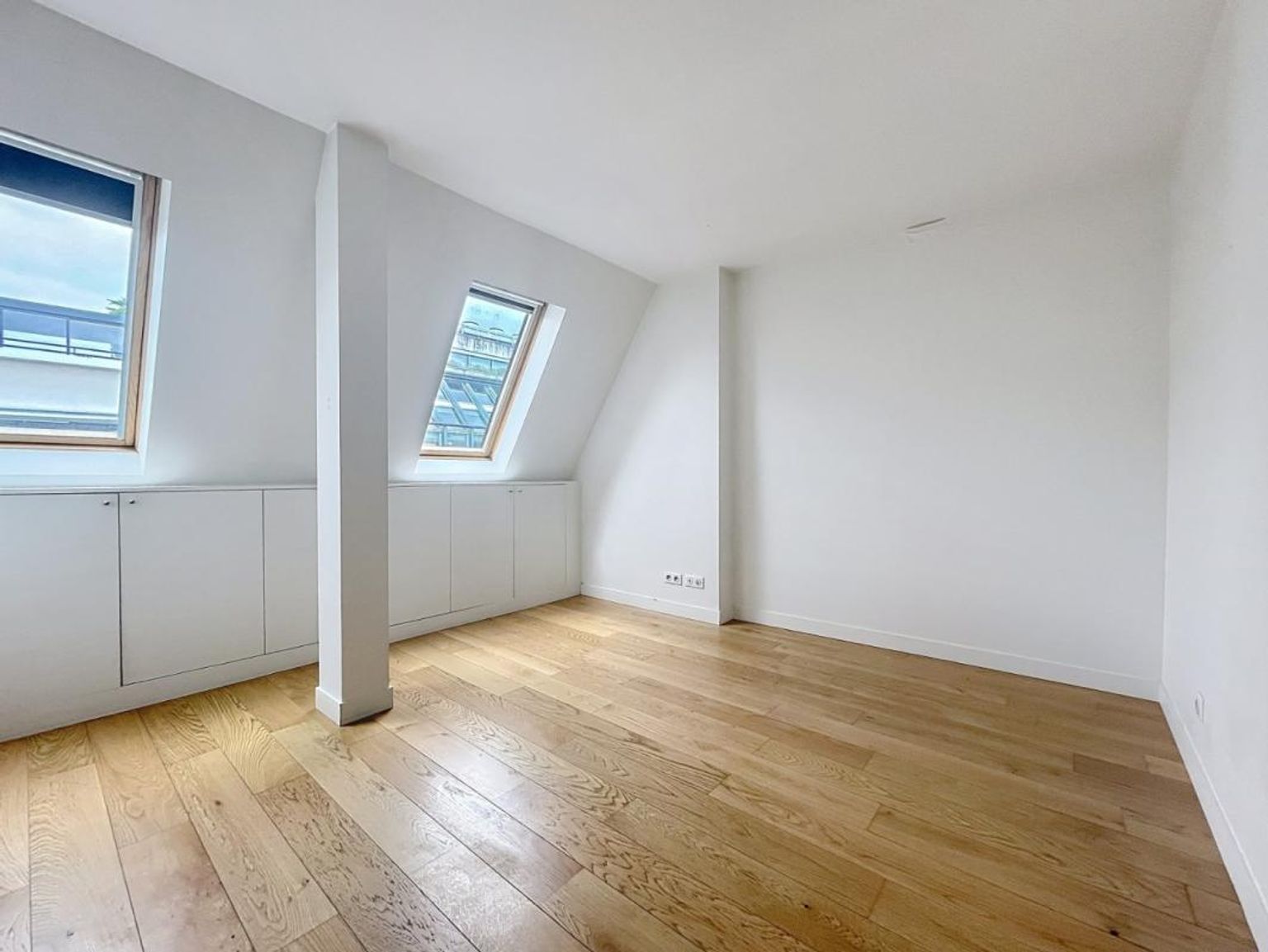 T2 non meublé 56.3m², rue Paul Baudry - Paris (8)