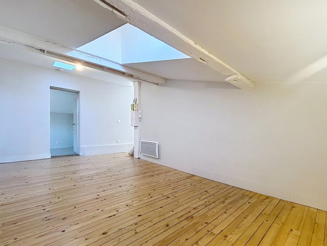 Location T2 duplex Esquirol 52.26m²