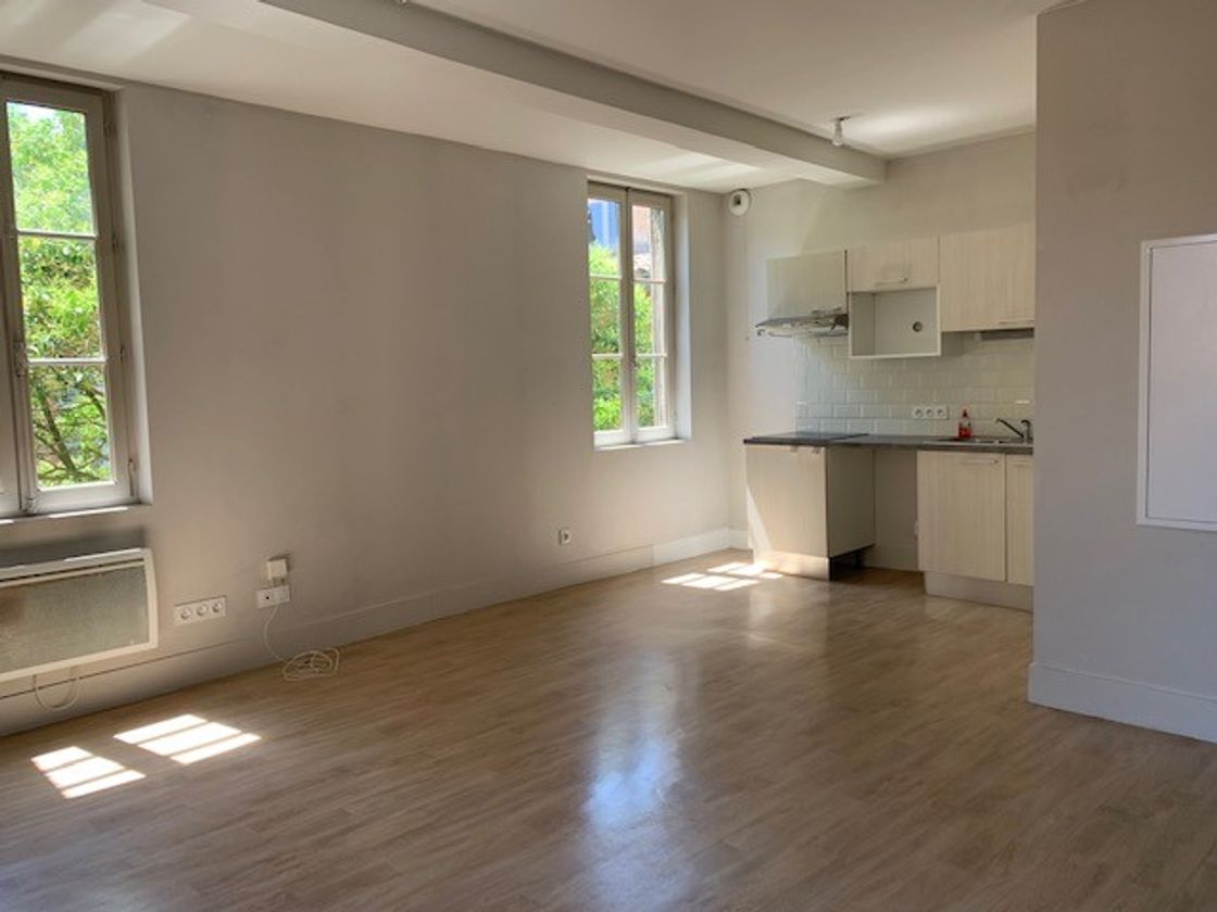 Location T3 de 30.78 m² quartier ESQUIROL ( colocations acceptées )