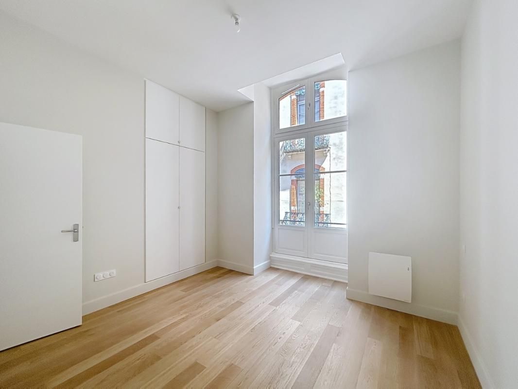 Location magnifique T4 neuf ( 95.10 m² ) quartier Carmes