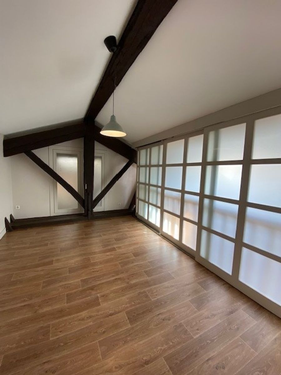 Location Magnofique T5 de 138 m² en  duplex Quartier St Georges