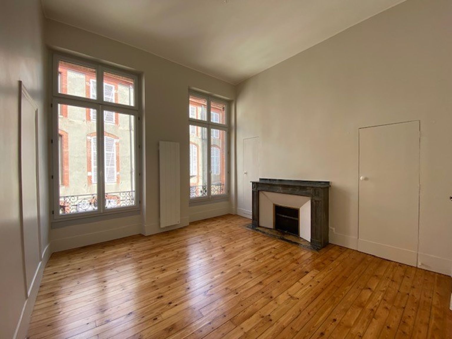 Location Magnifique T5 de 135 m²  rue Croix Baragnon
