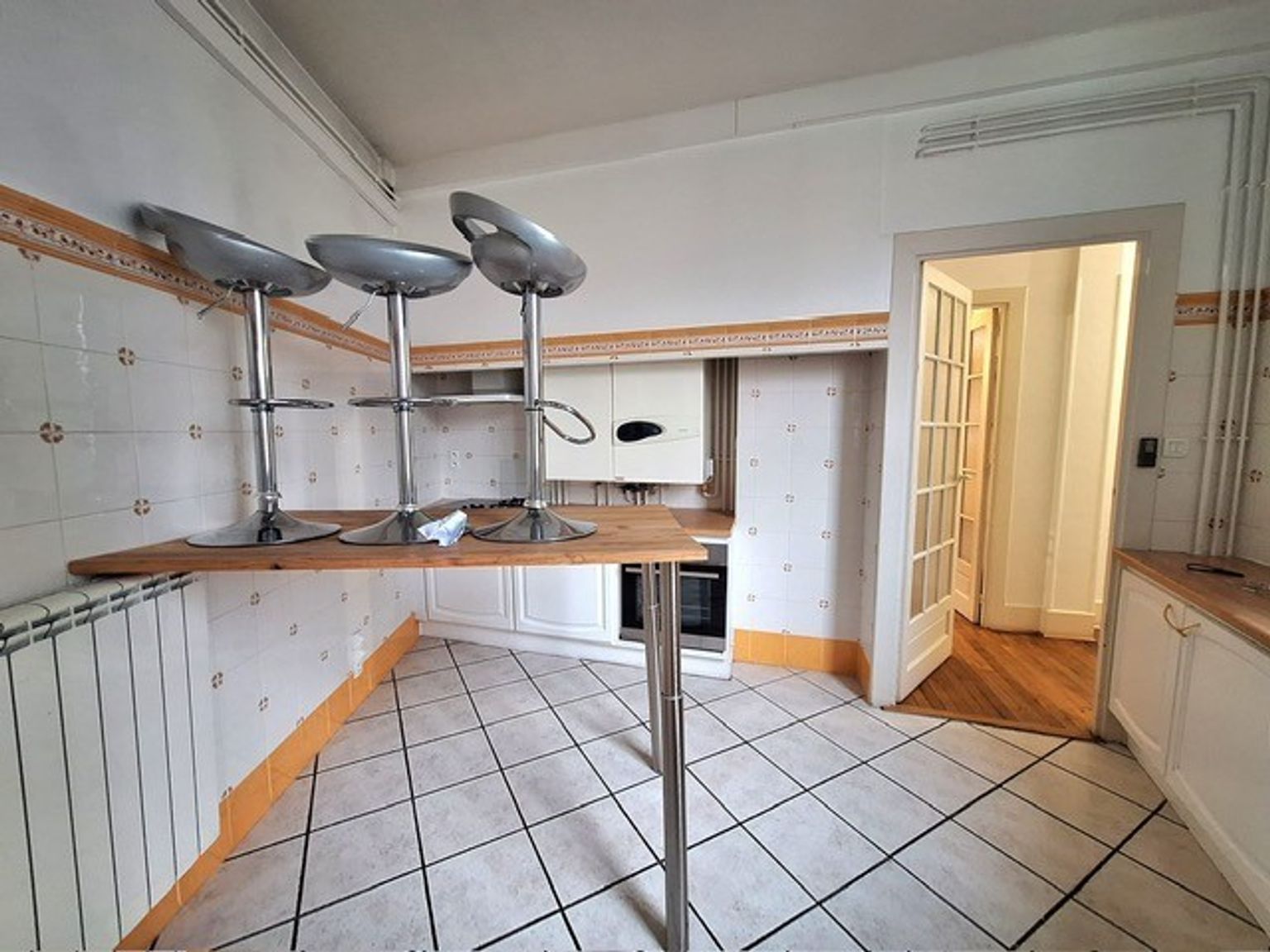 Location T4 de 119 m² Grand rond avec climatisation, ascesneur et balcon